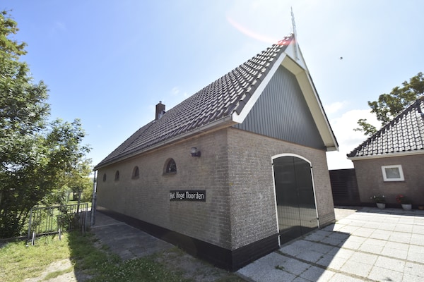 Licht appartement aan de Waddendijk in Hippolytushoef - thumbnail 1