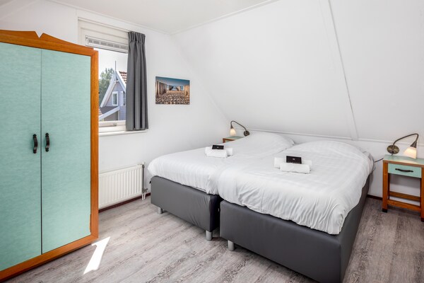 Luxe vrijstaande villa op Vakantiepark Aquadelta in Bruinisse - thumbnail 3