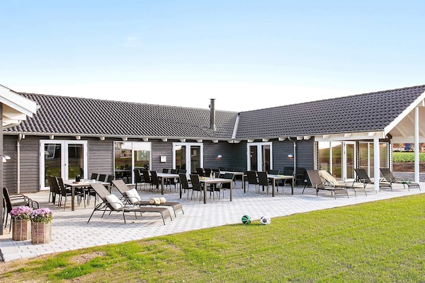 Luxe vakantiehuis voor 30 personen met zwembad en sauna nabij Skåstrup Strand - thumbnail 2