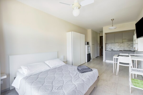 Knus appartement voor 2 op 100m van het Gardameer in Sirmione - thumbnail 6