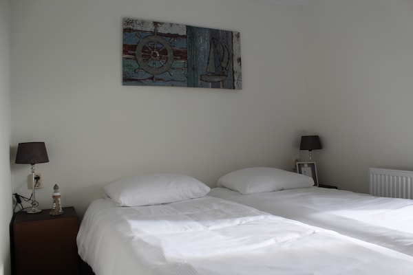 Modern vakantiehuis met haard en terras, 10 min van Maastricht - thumbnail 4