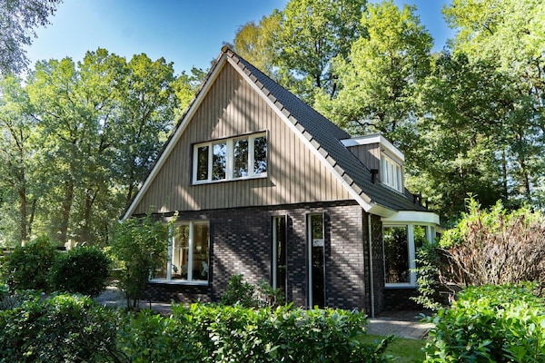 Luxe vakantiehuis voor 10 personen met sauna op park De Woeste Hoogte - thumbnail 1