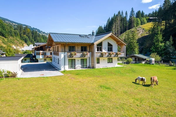 Aan de piste: Sfeervol chalet voor 2 personen in Saalbach-Hinterglemm - thumbnail 1