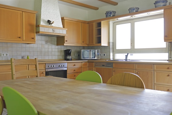 12-persoons appartement in Bad Wildungen bij Nationaal Park - thumbnail 3