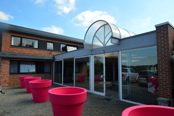 19-persoons wellnessvakantiehuis met zwembad in Trooz - thumbnail 1