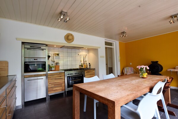 Huize Columbus: Stijlvol familiehuis met tuin in het bruisende Zeeheldenkwartier - thumbnail 2