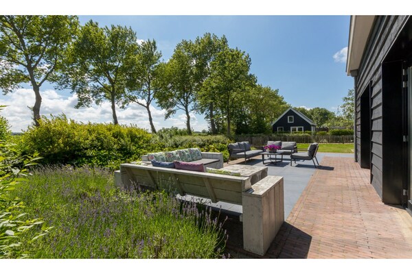 't Zwartje: Landhuis in Zeeuwse schuur met tuin, 1 km van zee - thumbnail 6