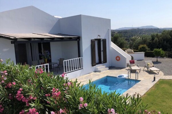 Villa Anna: sfeervol genieten met zeezicht bij Rethymnon - thumbnail 1