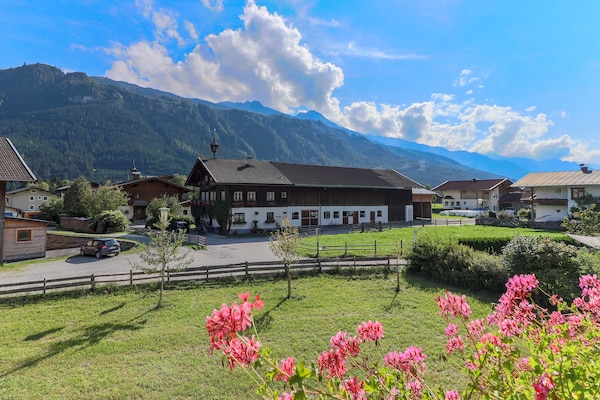 Rustiek appartement voor 8 in Bramberg, op 100m van skibus naar Kitzbühel - thumbnail 2