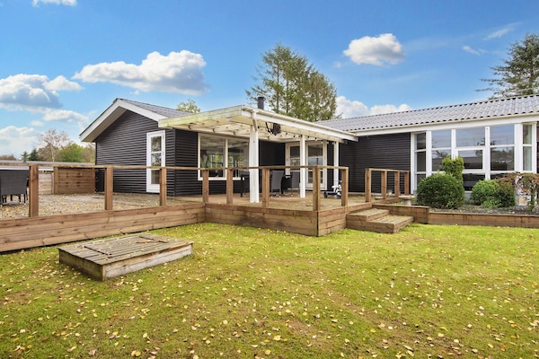 Ruim vakantiehuis voor 5 personen in Fårvang - thumbnail 1