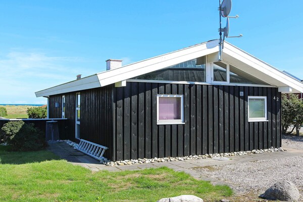 Vrijstaand vakantiehuis met sauna en whirlpool op 30m van zee in Øster Hurup - thumbnail 3