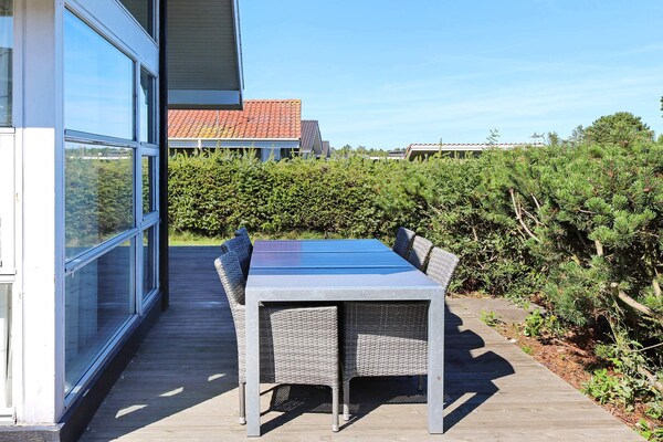 Vrijstaand vakantiehuis met sauna en whirlpool op 30m van zee in Øster Hurup - thumbnail 2