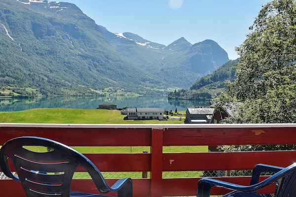 Aan het meer: Rustgevend vakantiehuis voor 8 personen in Olden - thumbnail 1