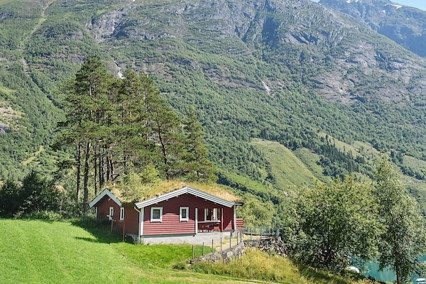 Aan het meer: Rustgevend vakantiehuis voor 8 personen in Olden - thumbnail 3