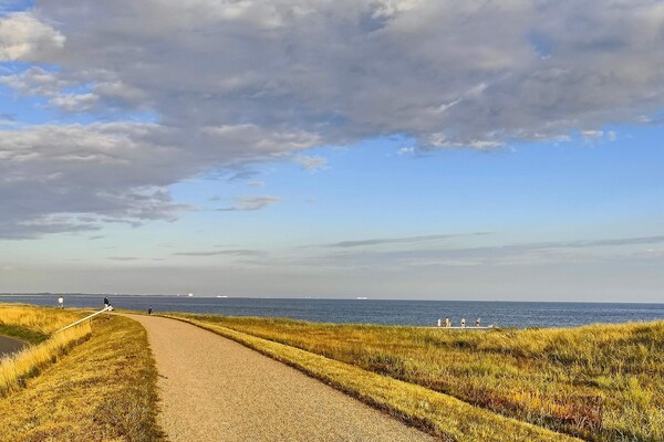 Licht vakantiehuis met whirlpool op 700 meter van de zee in Rødby - thumbnail 6