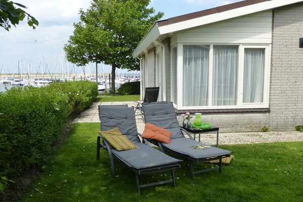 Vrijstaande bungalow met uitzicht over jachthaven en Oosterschelde - thumbnail 5