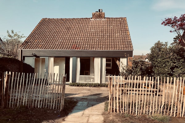 June's Cabin: Knus vakantiehuis in het bos, 2,2 km van zee - thumbnail 5