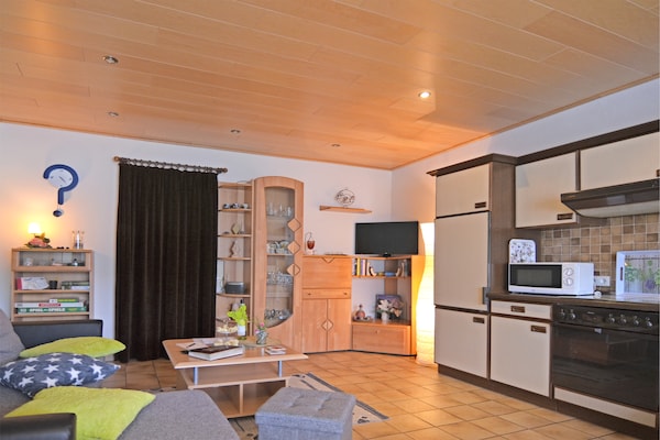 Panoramisch appartement met sauna direct aan de piste in Winterberg - thumbnail 3