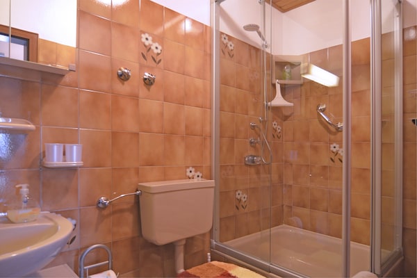 Panoramisch appartement met sauna direct aan de piste in Winterberg - thumbnail 5