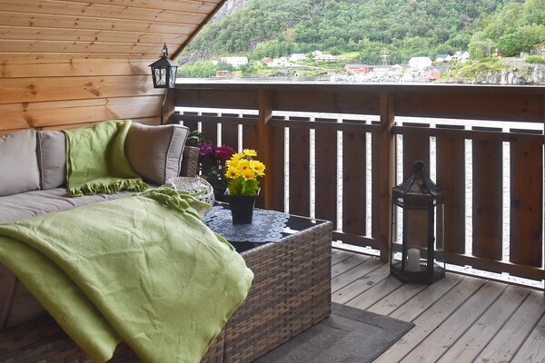 Authentieke rorbu aan Sognefjord met dubbel terras en fjordzicht - thumbnail 5