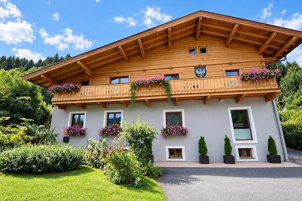 Aan de piste: Comfortabel appartement in Kitzbühel voor 4 personen - thumbnail 1