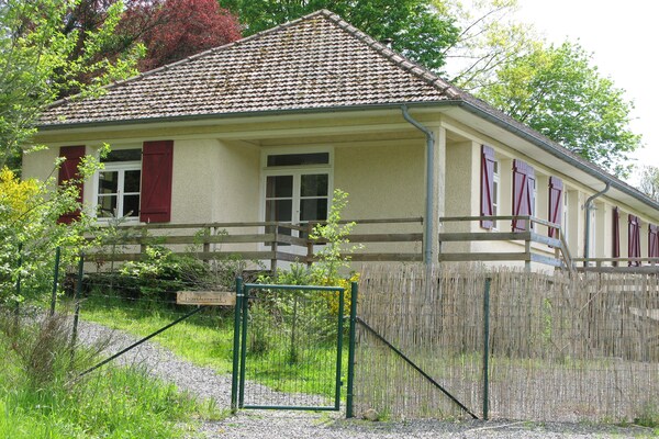 Omheind vakantiehuis voor 6 met weids uitzicht bij Cuzy, Bourgondië - thumbnail 1