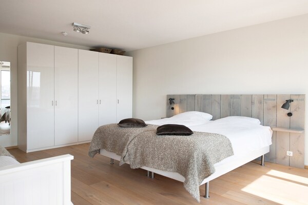 5-persoons modern appartement in Scheveningen nabij het strand - thumbnail 4