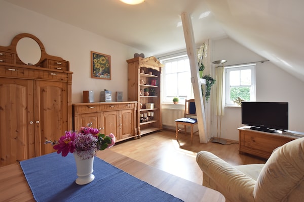 Landelijk appartement bij de Oostzee met gedeelde tuin en terras - thumbnail 6