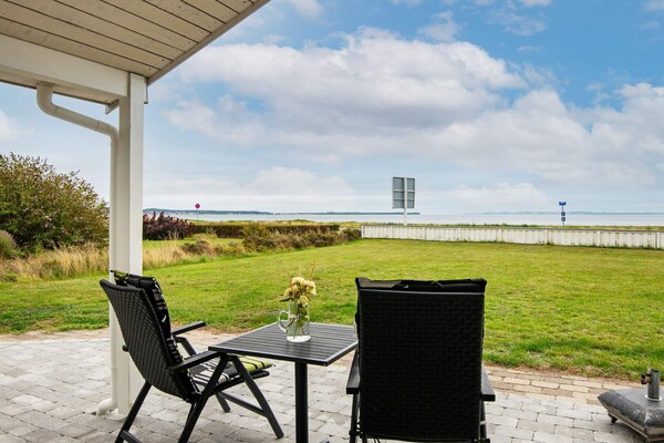 Panoramisch vakantiehuis met sauna en whirlpool aan de baai van Ebeltoft Vig - thumbnail 2