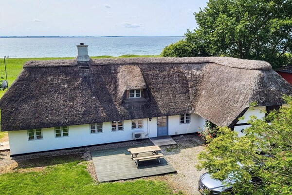 Ruim vakantiehuis op 80 meter van zee met panoramisch waterzicht bij Svendborg - thumbnail 6