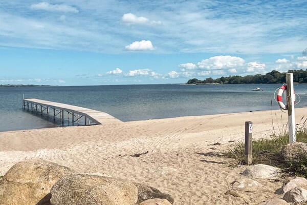 Licht vakantiehuis bij Aabenraa met uitzicht op de Genner Baai - thumbnail 6