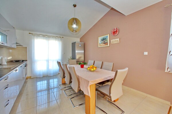 Modern appartement voor 6 in Bibinje, op 200 meter van de Adriatische Zee - thumbnail 2