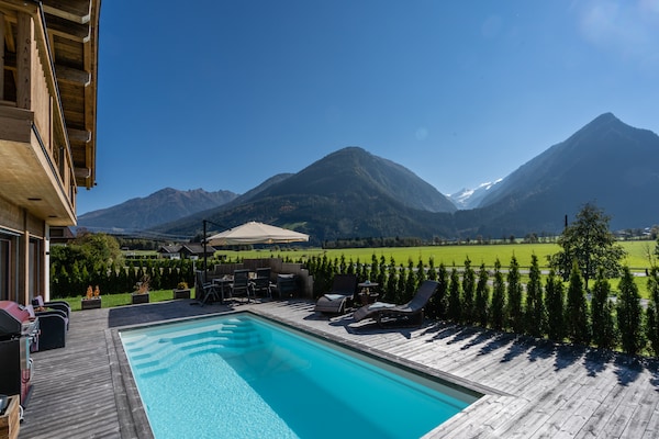 Op 300 m van de piste: Luxe chalet met privézwembad in Neukirchen - thumbnail 2