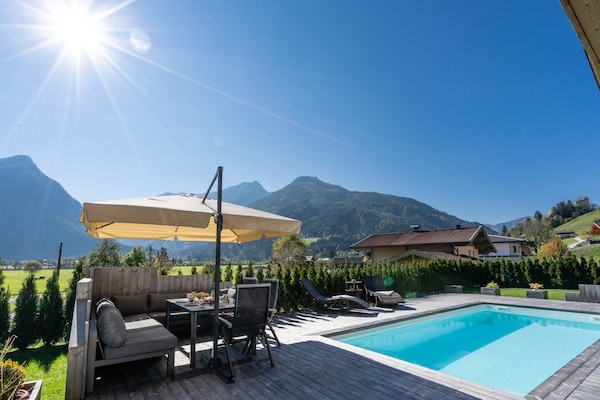 Op 300 m van de piste: Luxe chalet met privézwembad in Neukirchen - thumbnail 3