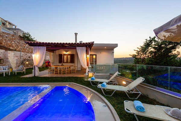 Petro Kampos Villa 3: Ruime vrijstaande villa met privézwembad op Kreta - thumbnail 1