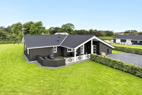 Vrijstaand vakantiehuis met sauna en whirlpool op 400 meter van zee bij Hadsund - thumbnail 4