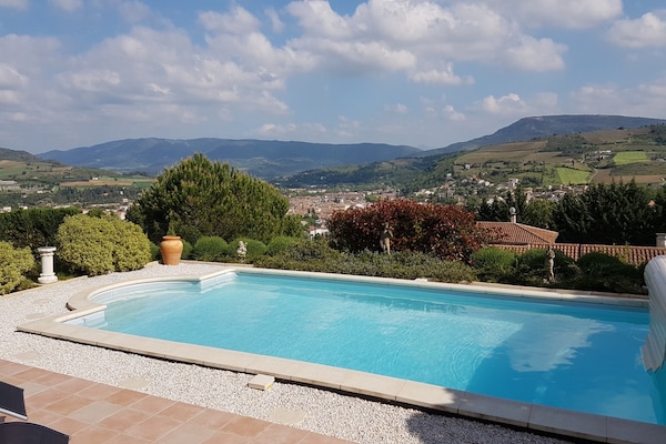 Villa Tranquille: Luxe villa met privézwembad en panoramisch uitzicht in Limoux - thumbnail 2