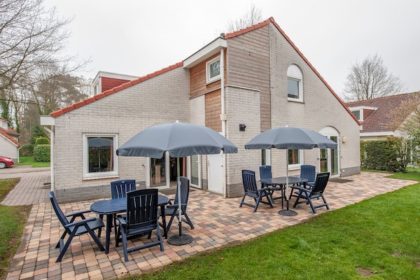 Luxe villa met 6 slaapkamers in Resort Arcen, hondvriendelijk - thumbnail 1