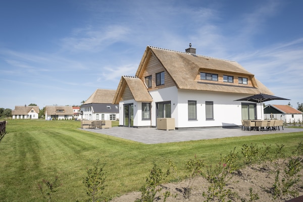 Villa Bouwlust F Wellness: Luxe wellnessvilla aan het Krimbos op Texel - thumbnail 2