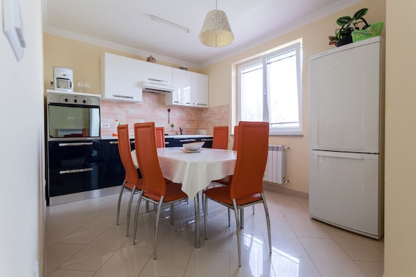 Heerlijk appartement op 300m van zee met terras en bbq in Malinska, Krk - thumbnail 3