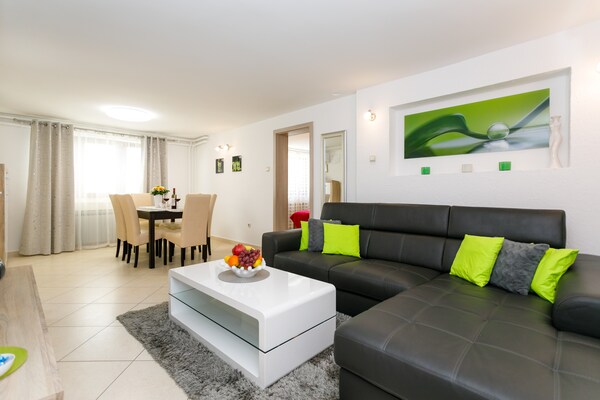 Knus appartement voor 4 op 500m van strand in Malinska - thumbnail 2
