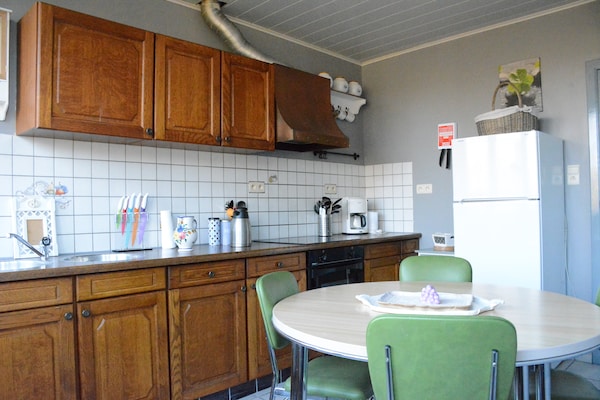 In het centrum van Pondrôme: 9-persoons vakantiehuis in voormalig station - thumbnail 4