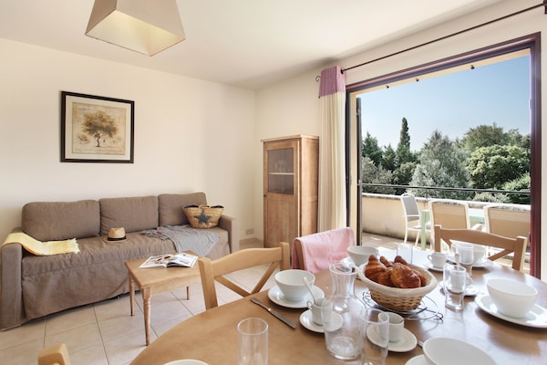 Knus appartement op vakantiepark bij Bonnieux met zwembad en huisdieren welkom - thumbnail 3