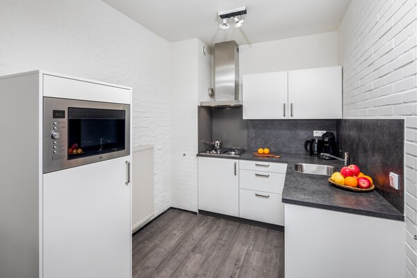 Modern appartement aan het Grevelingenmeer in Bruinisse - thumbnail 3