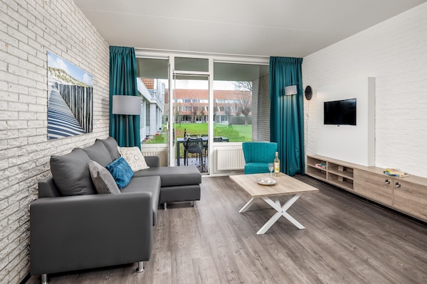 Modern appartement aan het Grevelingenmeer in Bruinisse - thumbnail 1