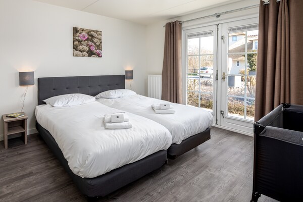 Luxe vrijstaande villa voor 16 personen in hartje Domburg, Zeeland - thumbnail 4
