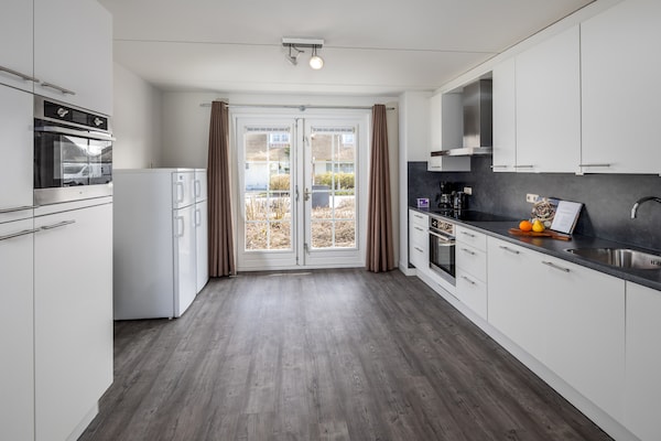 Luxe vrijstaande villa voor 16 personen in hartje Domburg, Zeeland - thumbnail 5
