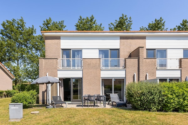 Modern vakantiehuis in Renesse: comfortabel genieten aan de Zeeuwse kust - thumbnail 1