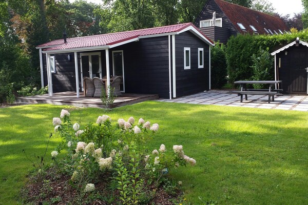 Vrijstaand chalet op Vakantiepark de Tabaksschuur in Elst, Utrechtse Heuvelrug - thumbnail 1