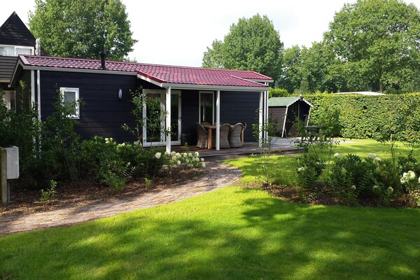Vrijstaand chalet op Vakantiepark de Tabaksschuur in Elst, Utrechtse Heuvelrug - thumbnail 6